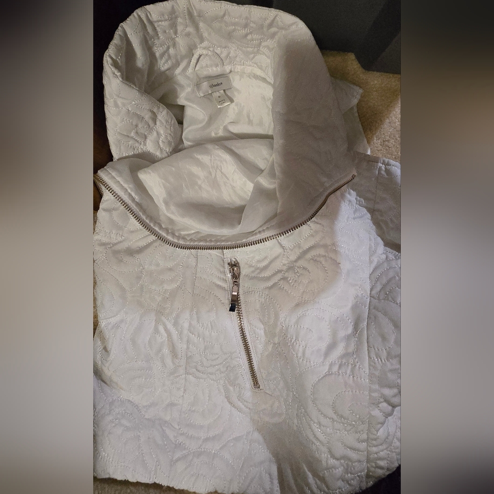CJ Banks 2XL White Zip Up Vest with Silver Details (new)